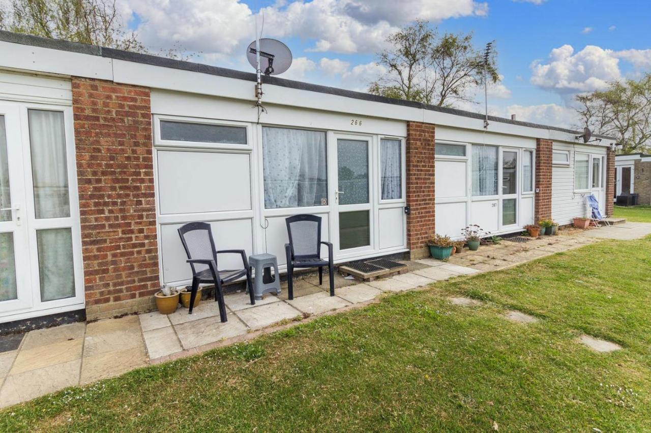Lovely 4 Berth Chalet Nearby Hembsy Beach In Norfolk Ref 00266Ba Hemsby Exterior foto